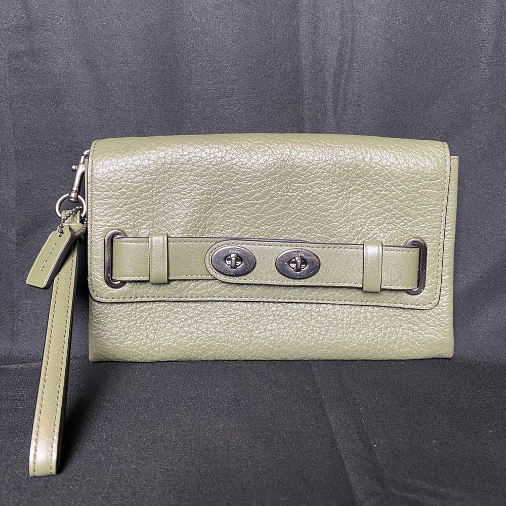 Coach Blake Clutch in Pebble Leather - Olive Green